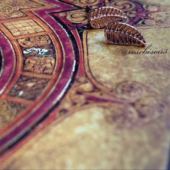 🌿🆕 Boho Rose Gold Palm Frond Studs - Picture 2 of 7